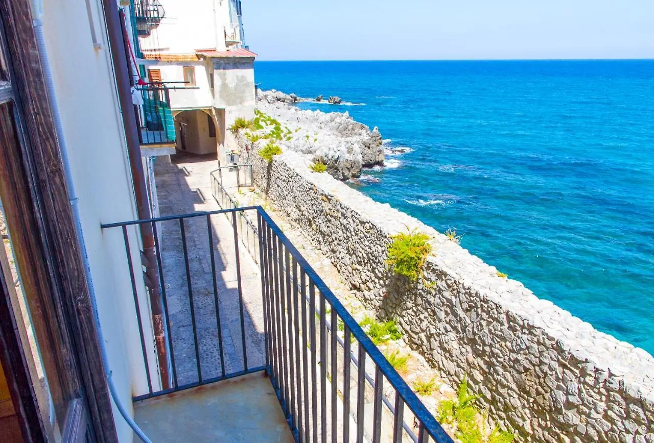 Guest house 77 Rooms Cefalu Italy