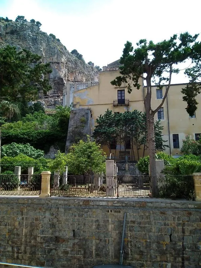 77 Rooms Cefalu Italy